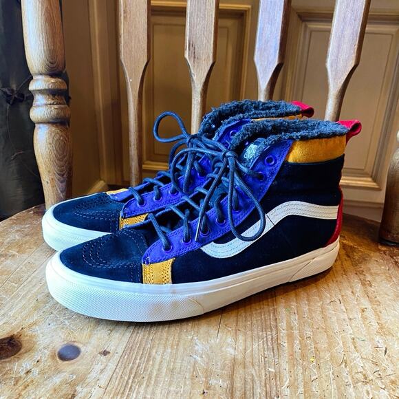 Vans Sk8-Hi 46 MTE DX High Top
Suede / Faux Fur Sneaker, Men’s 7.5 / Women’s 9 - Picture 2 of 7